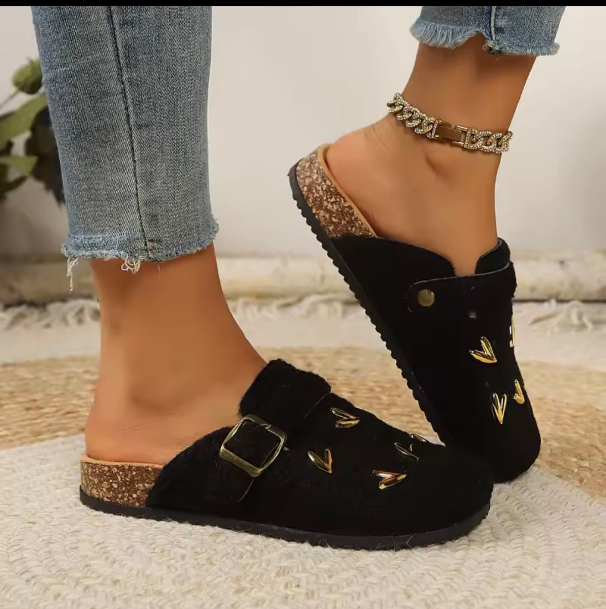 Mules laine bouclée noire personnalisées avec des pins