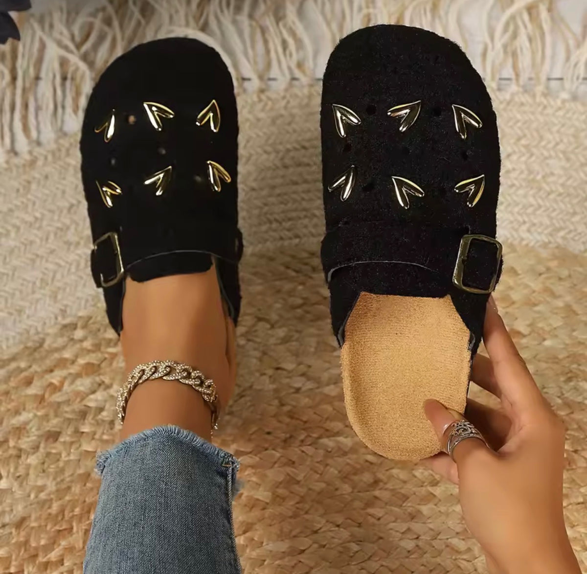 Paire de mules teddy noires à boucle réglable