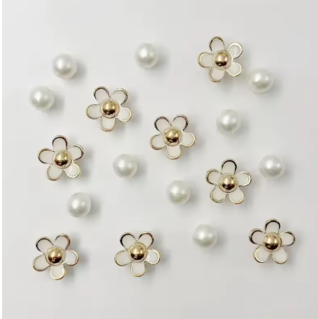 Set aus Blumen- & Perlenstecknadeln